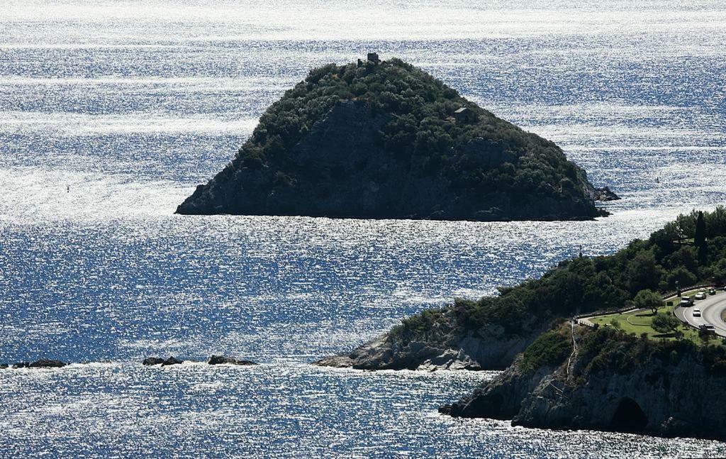 Residenza Lux Fronte Mare Vado Ligure Exterior foto