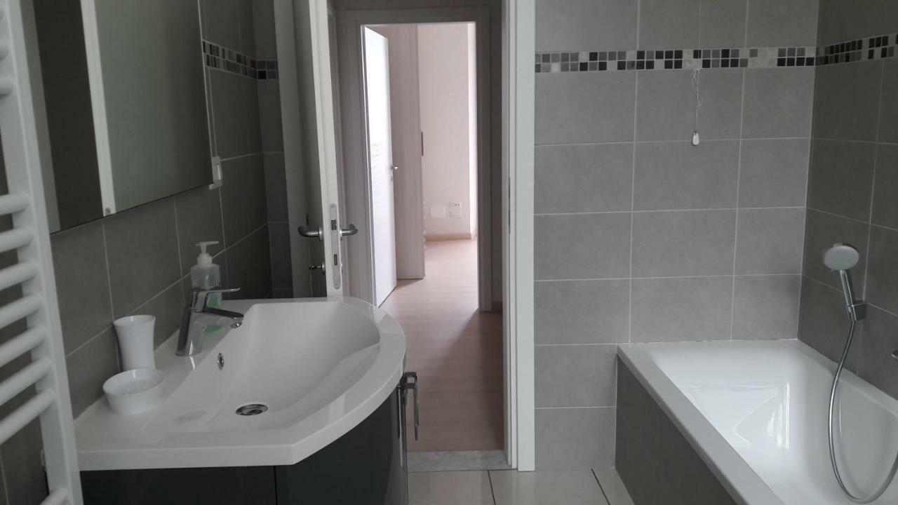 Residenza Lux Fronte Mare Vado Ligure Exterior foto