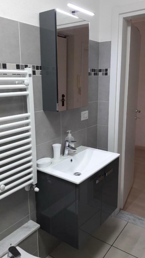 Residenza Lux Fronte Mare Vado Ligure Exterior foto