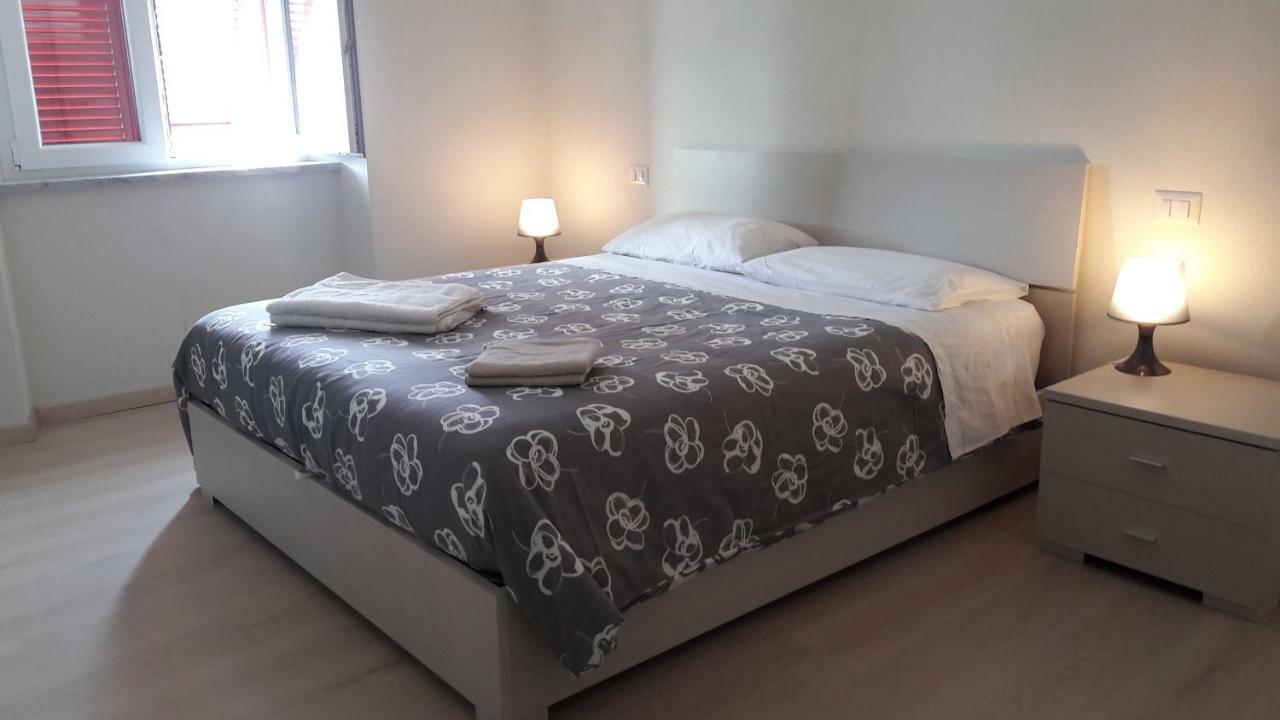 Residenza Lux Fronte Mare Vado Ligure Exterior foto